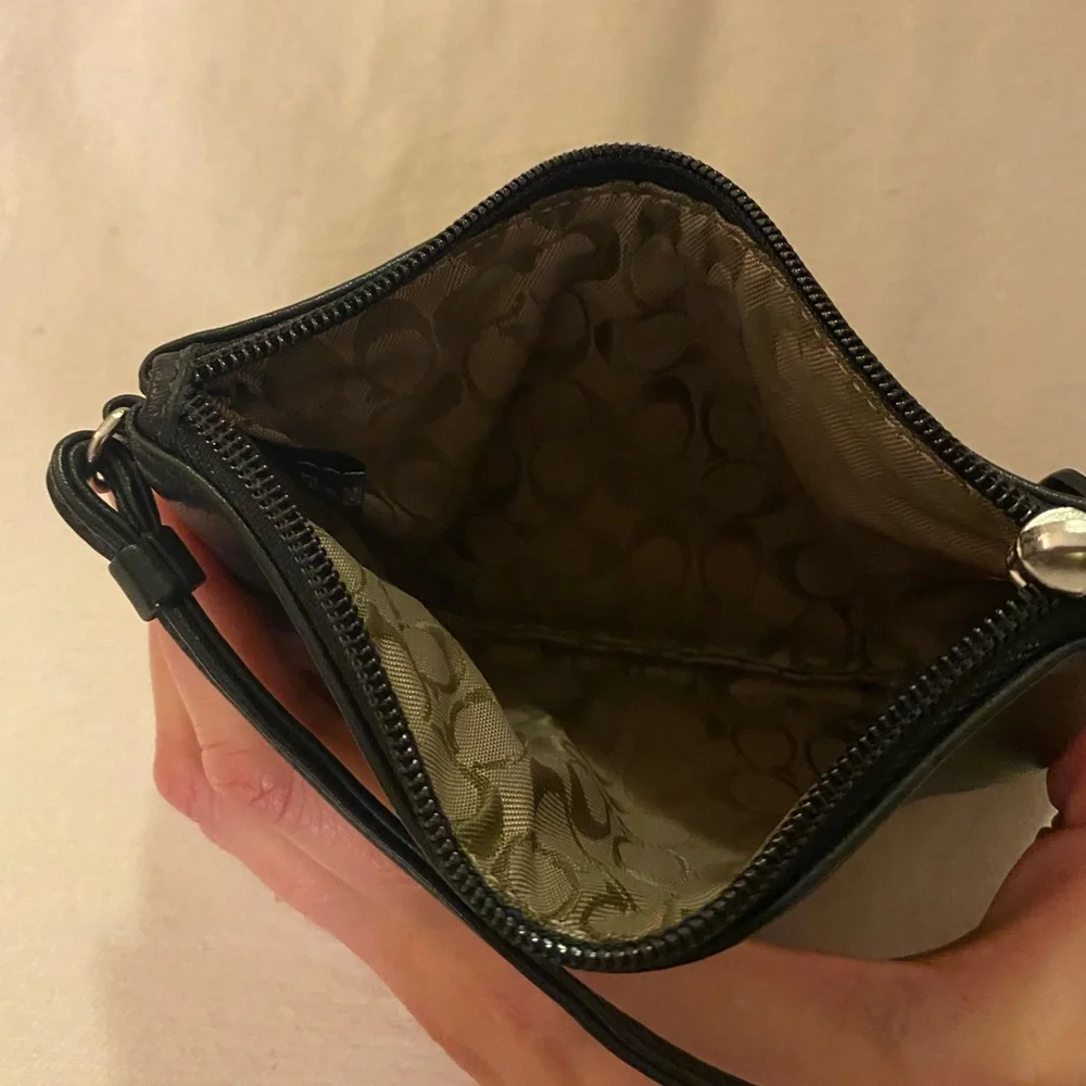 Coach black leather wristlet - Picture 3 of 5